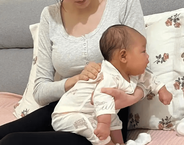 新生 兒 打嗝