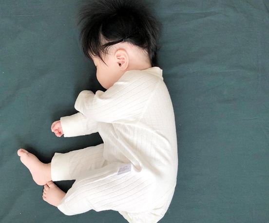 小嬰兒 小嬰兒